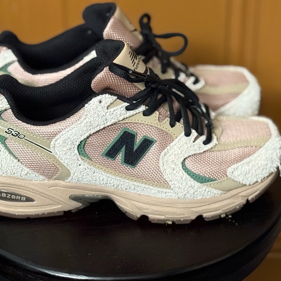 New Balance Beige and White Running Shoes - Picture 3 of 3